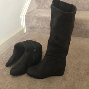 Tall boots with hidden wedge (size 9)